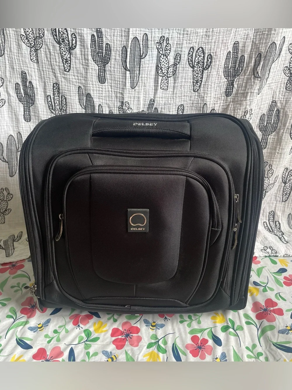 Delsey Paris Helium DLX Wheeled Underseater